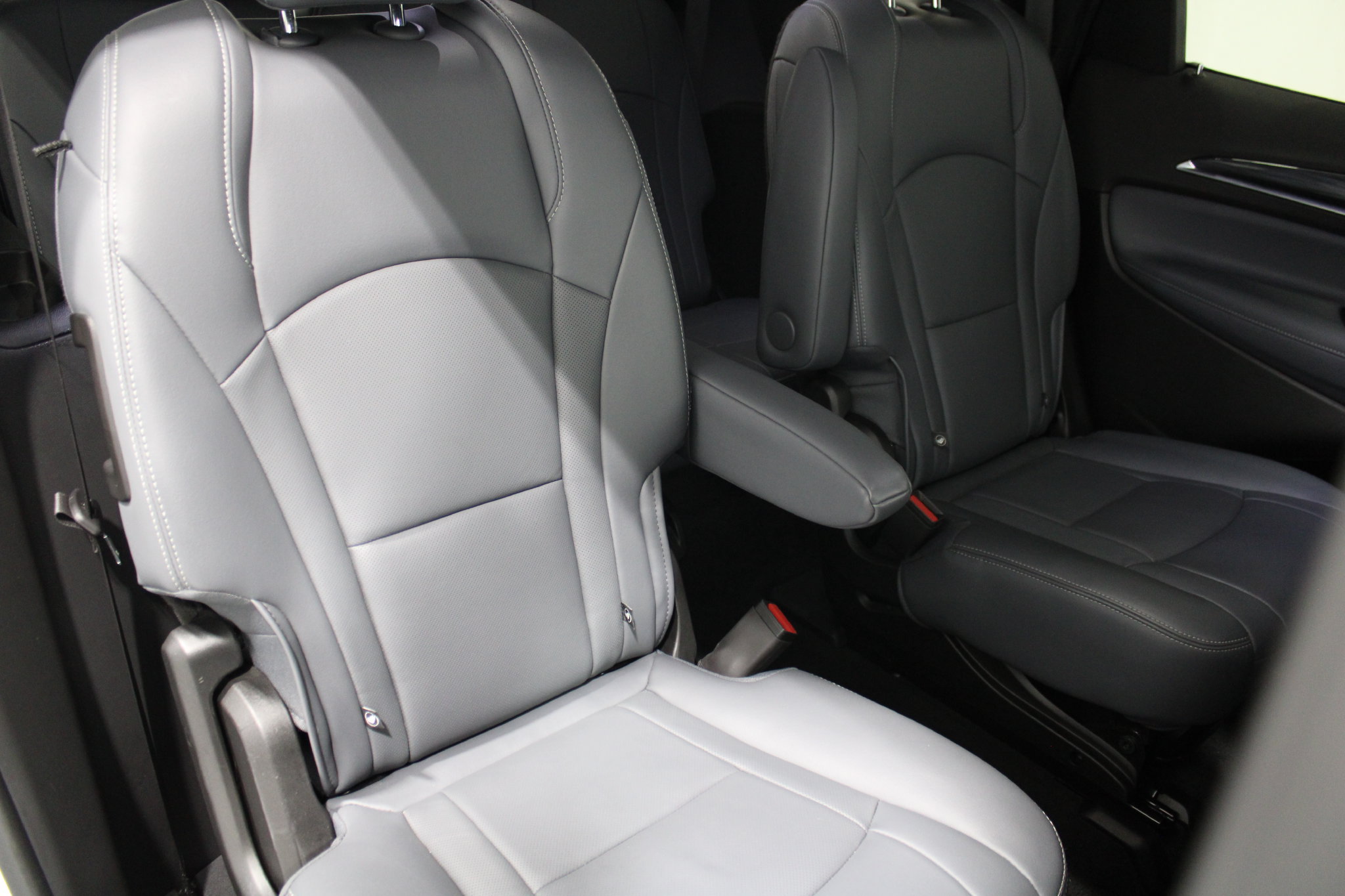 Used 2024 Buick Enclave Premium AWD/4WD image 27