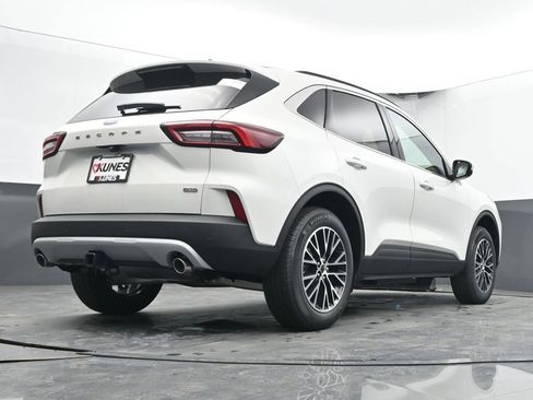 New 2026 Ford Escape SE w/ Class II Trailer Tow Package FWD image 49