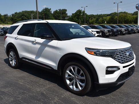 Used 2023 Ford Explorer Platinum w/ Technology Package AWD/4WD image 3