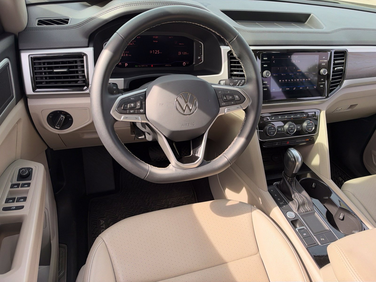 Used 2023 Volkswagen Atlas SE w/ Black Wheel Package FWD image 36