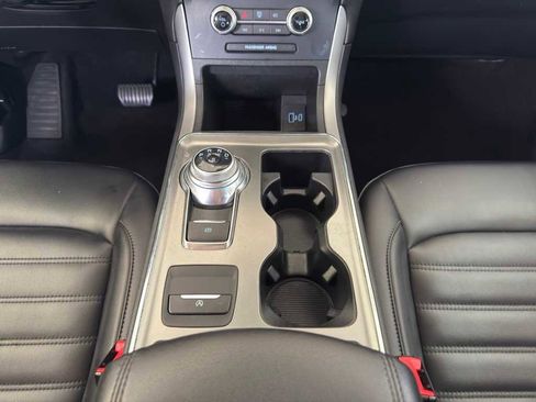 Used 2022 Ford Edge SEL image 12