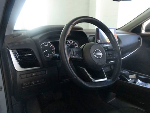 Used 2023 Nissan Rogue SL FWD image 15