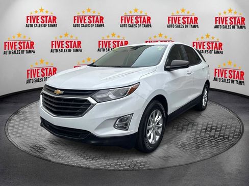 Used 2021 Chevrolet Equinox LS w/ LS Convenience Package image 3