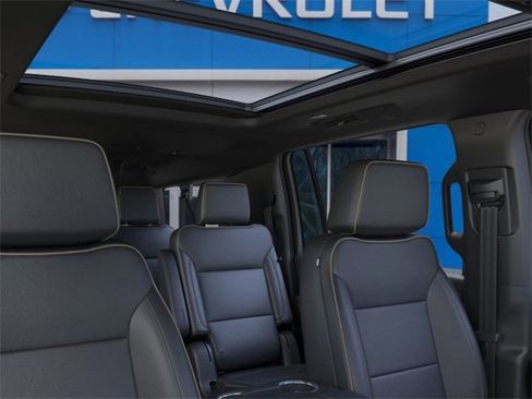 New 2026 Chevrolet Suburban Premier image 24