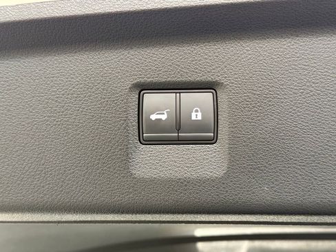 Used 2025 INFINITI QX60 Luxe w/ Lighting Package (N94) FWD image 17