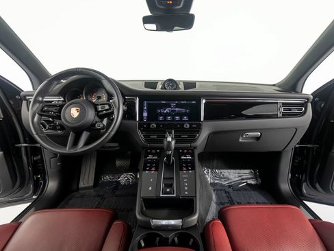 Certified 2023 Porsche Macan S AWD/4WD image 38