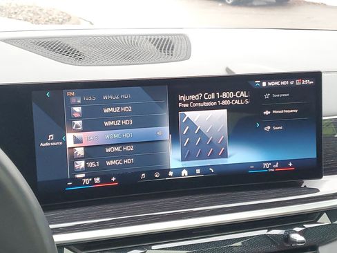 Used 2024 BMW X6 xDrive40i w/ Premium Package image 17