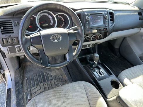 Used 2013 Toyota Tacoma 4x4 Regular Cab image 12