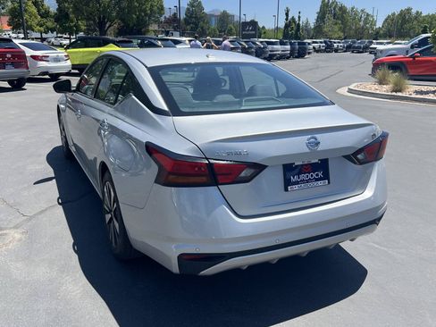 Used 2022 Nissan Altima 2.5 SV FWD image 10