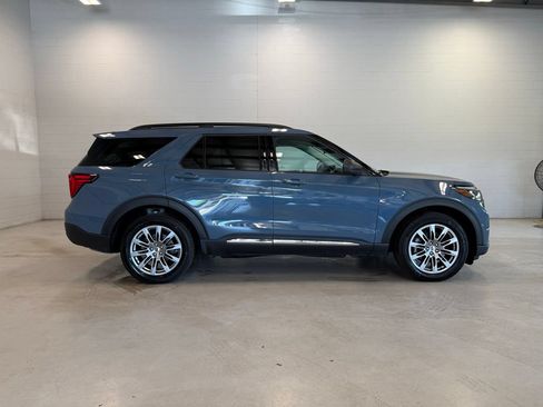 Certified 2025 Ford Explorer Active w/ Active Comfort Package AWD/4WD image 8