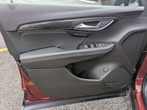 Certified 2023 Buick Envision Essence w/ Sport Touring Package image 9