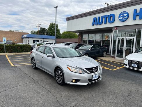 Used 2016 Nissan Altima 2.5 SL w/ 2.5 Technology Package FWD image 3
