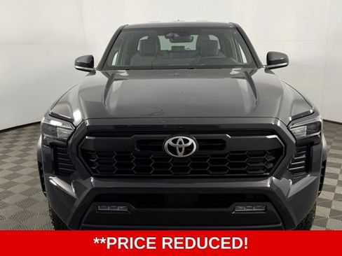 Used 2025 Toyota Tacoma TRD Off-Road image 2