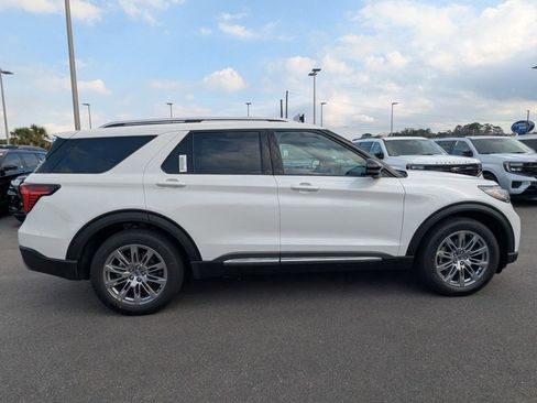 New 2026 Ford Explorer Platinum image 3