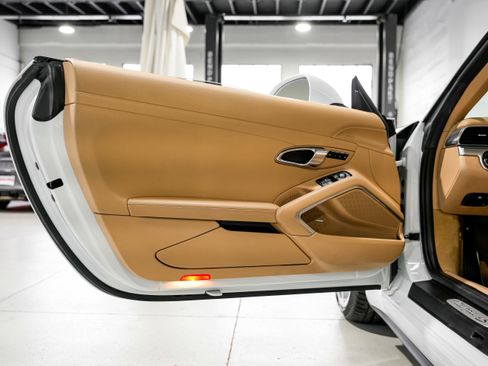 Used 2015 Porsche 911 Targa 4S image 24