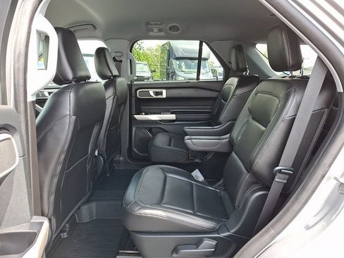 Certified 2022 Ford Explorer XLT w/ Equipment Group 202A AWD/4WD image 10