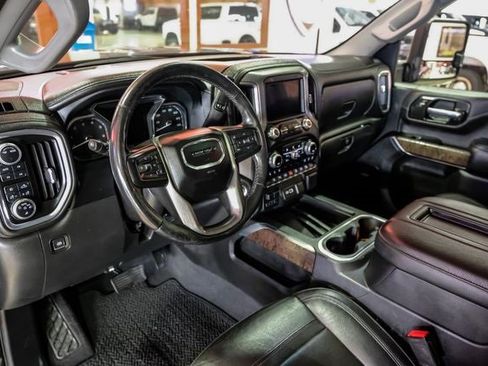 Used 2022 GMC Sierra 2500 Denali image 5