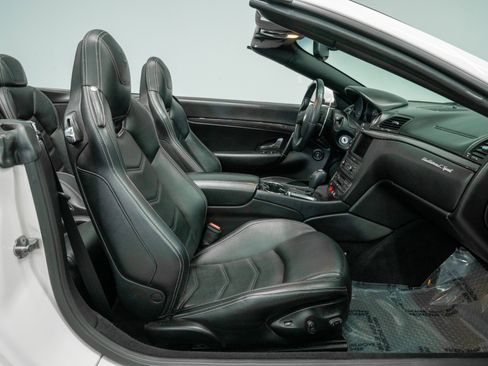 Used 2016 Maserati GranTurismo Sport RWD image 32