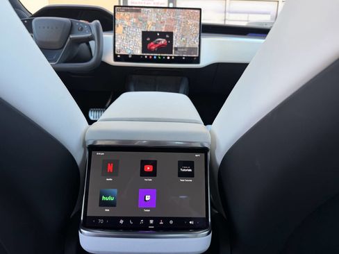 Used 2023 Tesla Model S image 14