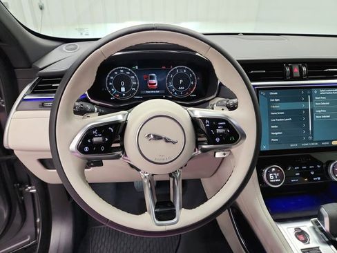 Used 2025 Jaguar F-PACE R-Dynamic S image 23