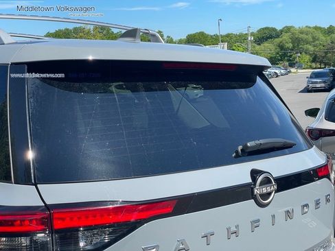 Used 2023 Nissan Pathfinder Platinum AWD/4WD image 34