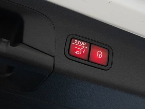 Used 2022 Mercedes-Benz GLS 450 4MATIC image 16