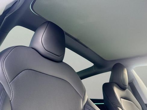 Used 2024 Tesla Model 3 Standard Range image 20