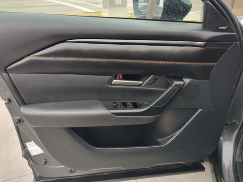 Used 2025 MAZDA CX-50 AWD 2.5 Hybrid w/ Premium Pkg image 15