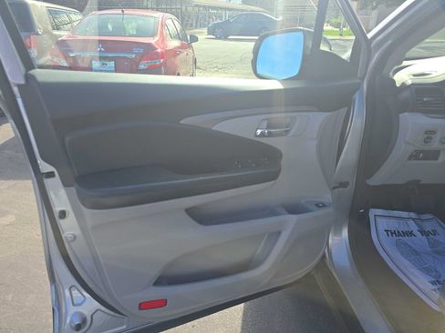 Used 2020 Honda Pilot EX image 9