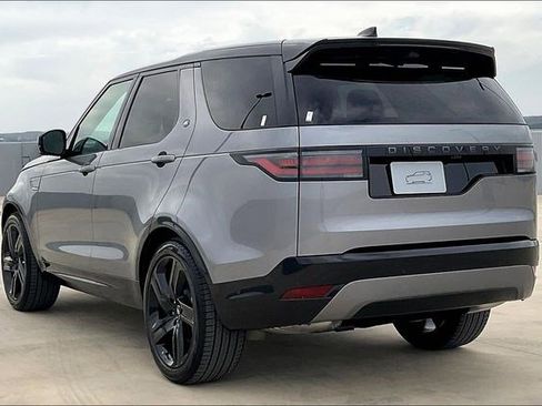 New 2025 Land Rover Discovery Dynamic SE image 3