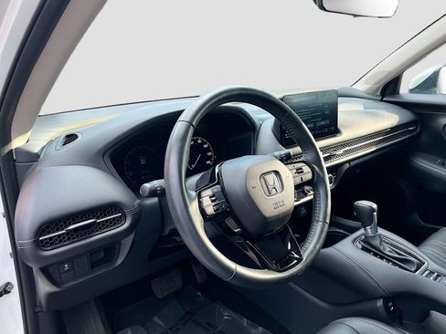 Used 2024 Honda HR-V EX-L image 9