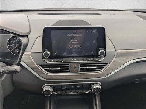 Used 2025 Nissan Altima 2.5 SV image 12