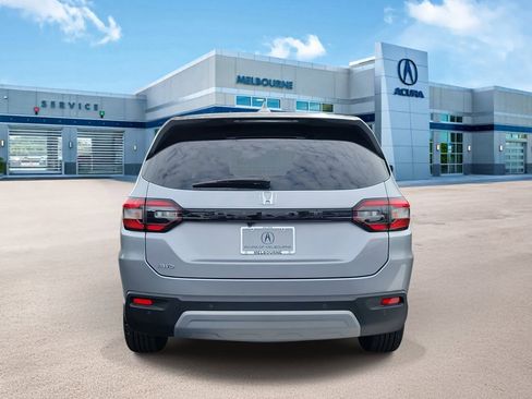 Used 2025 Honda Pilot EX-L image 4