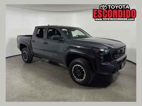 Certified 2025 Toyota Tacoma TRD Off-Road AWD/4WD image 1