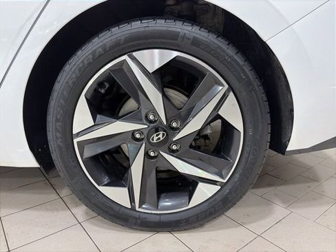 Used 2023 Hyundai Elantra Limited image 21