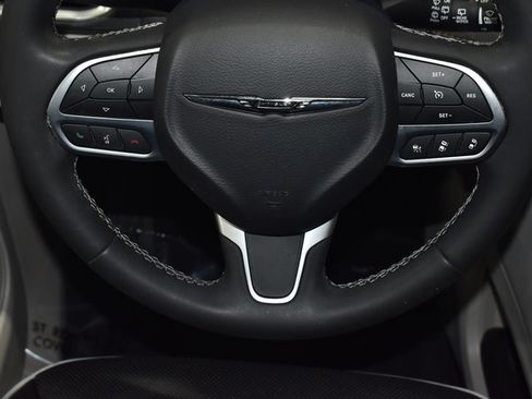Used 2022 Chrysler Pacifica Limited AWD/4WD image 31