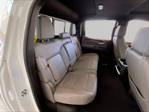 Used 2023 GMC Sierra 1500 SLT AWD/4WD image 17