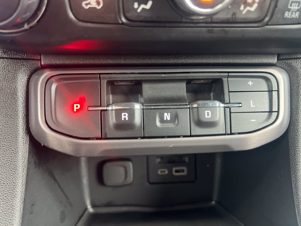 Used 2021 GMC Acadia AT4 w/ Technology Package AWD/4WD image 19