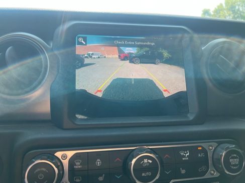 Used 2023 Jeep Gladiator Sport AWD/4WD image 24