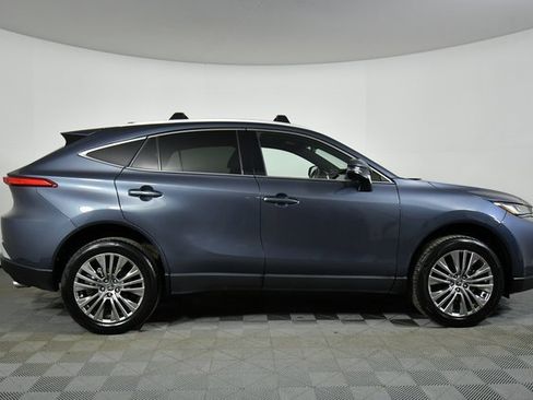 Used 2023 Toyota Venza XLE image 15