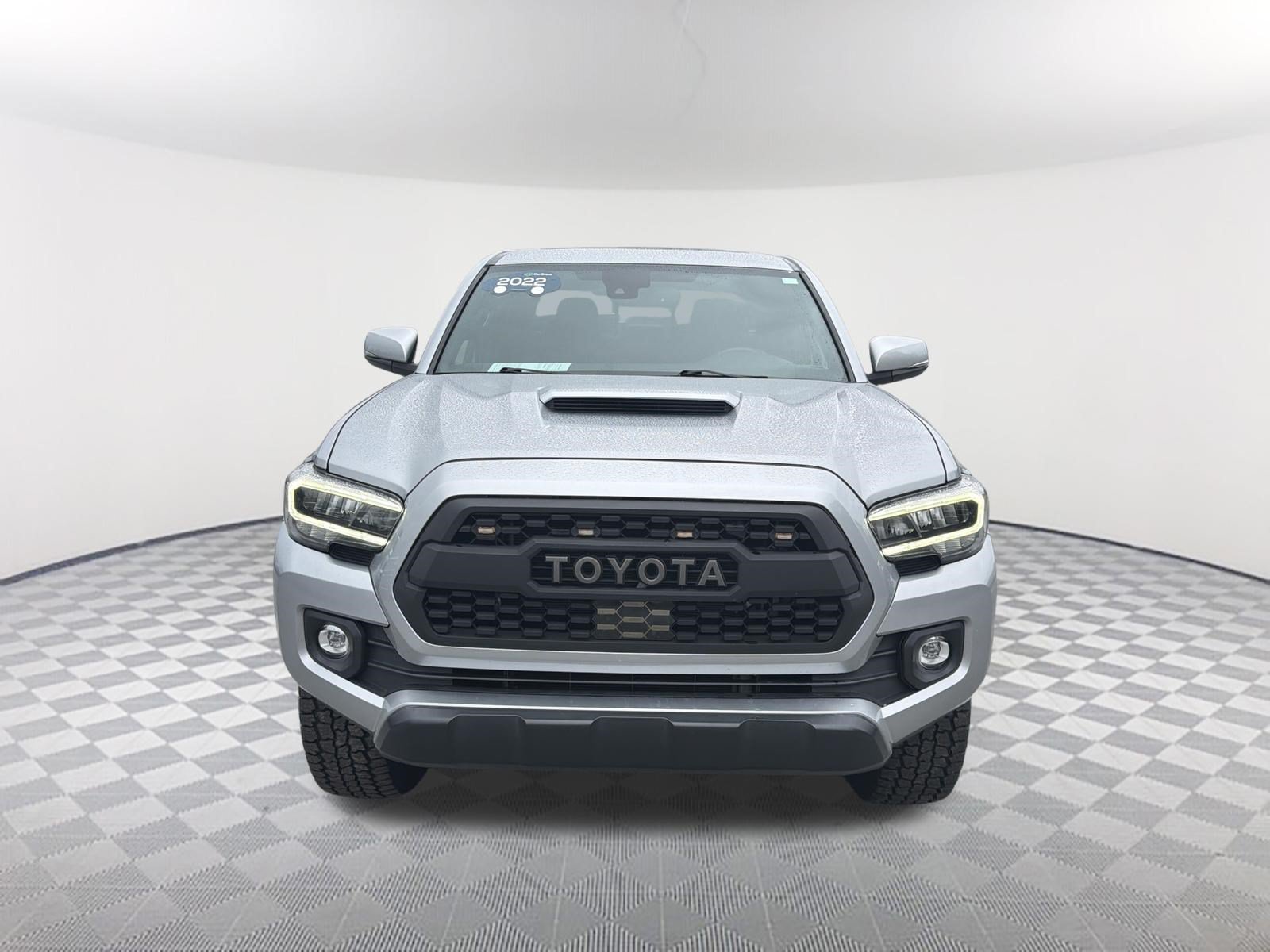 Used 2022 Toyota Tacoma TRD Sport w/ TRD Premium Sport Package AWD/4WD image 2