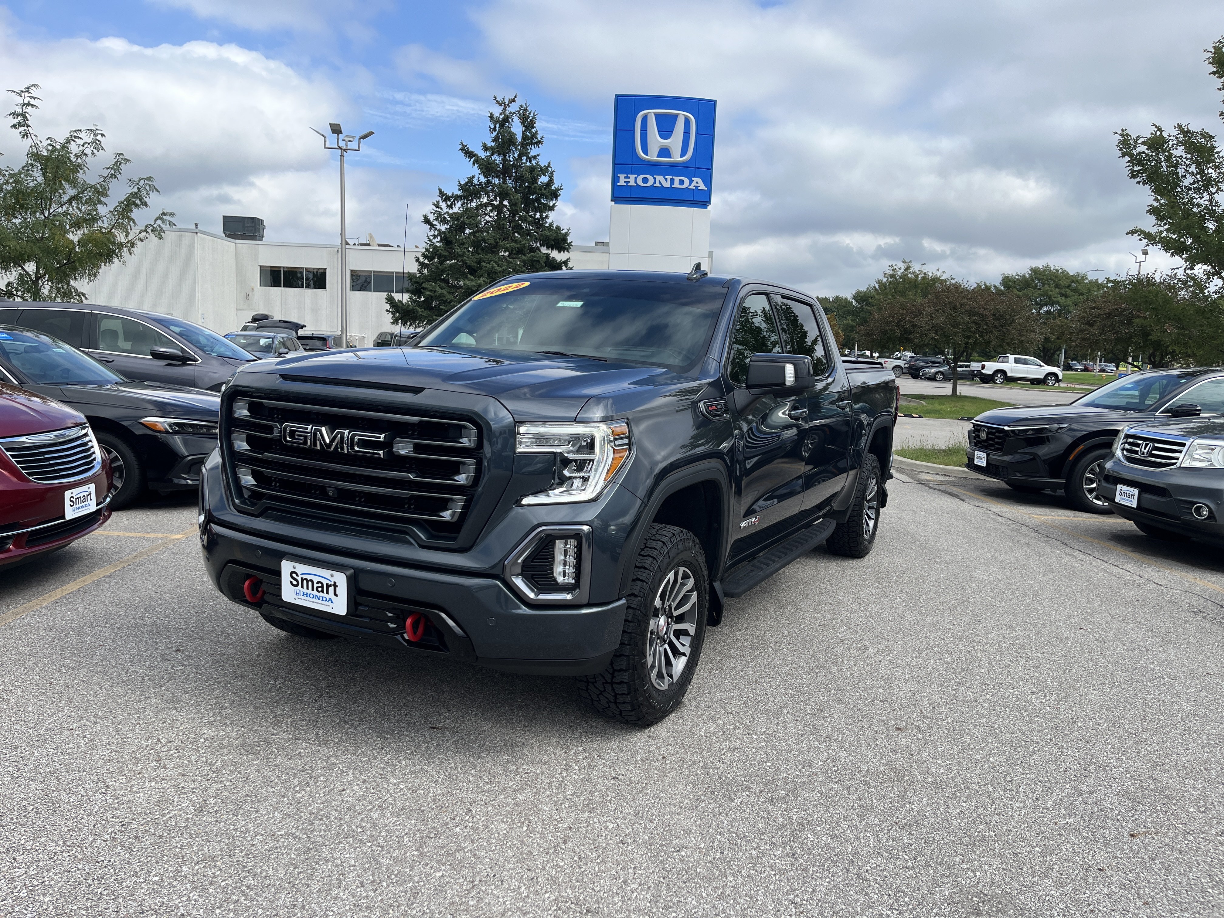 Used 2022 GMC Sierra 1500 AT4 w/ AT4 Premium Package AWD/4WD image 1