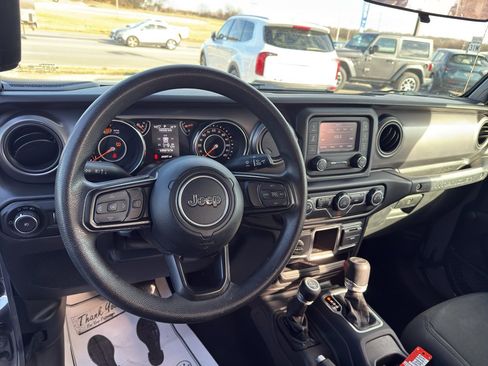 Used 2021 Jeep Wrangler Sport image 17