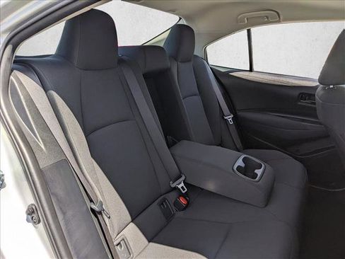 Used 2024 Toyota Corolla LE FWD image 18