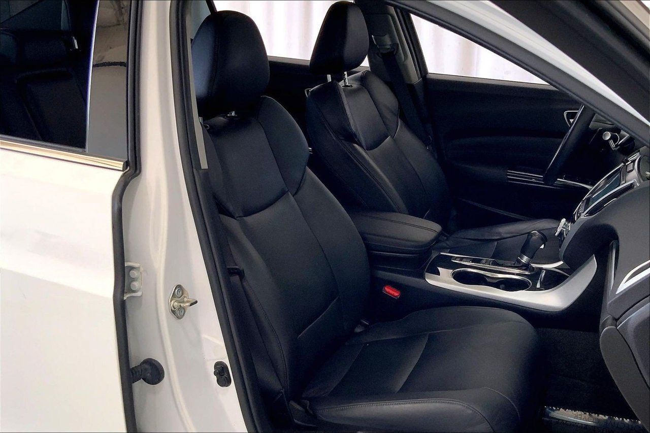 Used 2019 Acura TLX w/ Technology Package FWD image 6