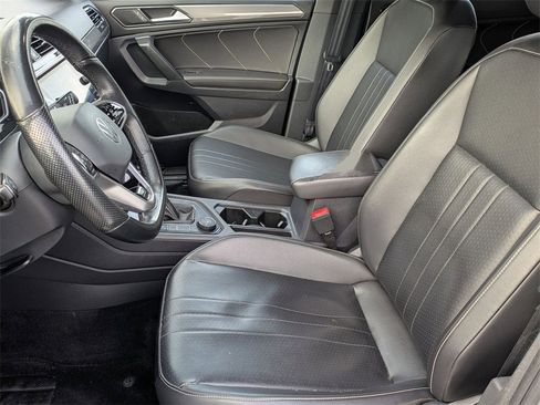 Used 2022 Volkswagen Tiguan SE R-Line image 11