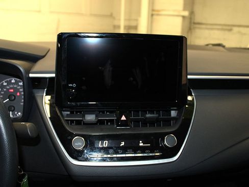 Used 2024 Toyota Corolla LE FWD image 14