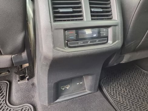 Used 2020 Volkswagen Atlas SE w/ Panoramic Sunroof Package FWD image 24