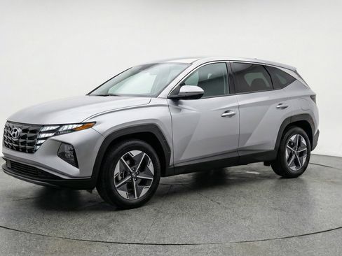 Used 2025 Hyundai Tucson SEL AWD/4WD image 3