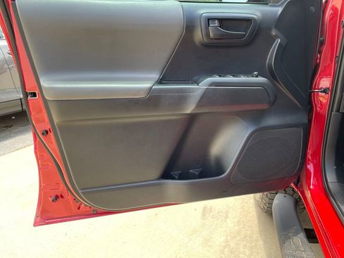 Used 2019 Toyota Tacoma SR w/ SR Convenience Package RWD image 18